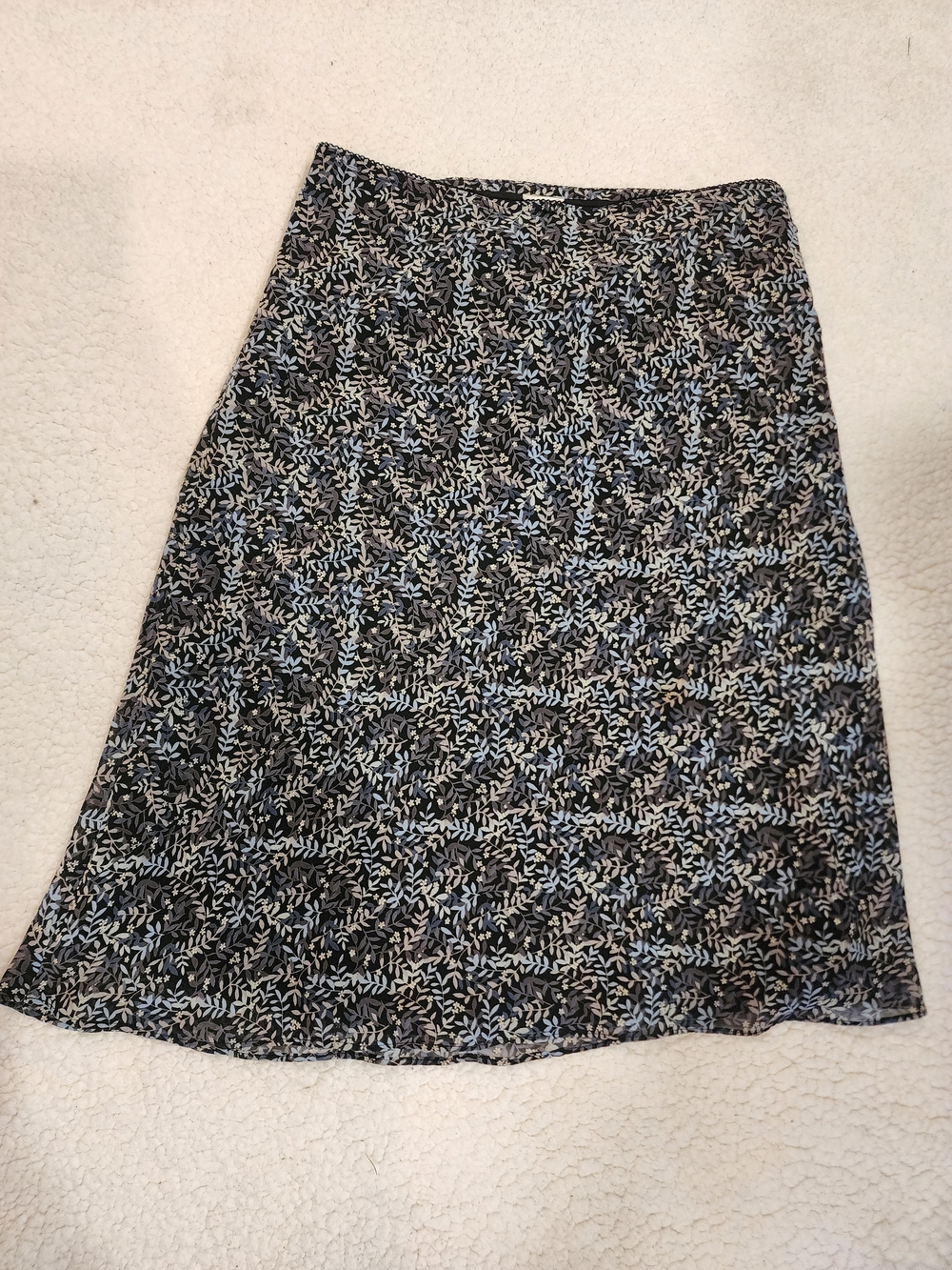 Old Navy Black A-Line Skirt with Light Blue and Cream Leaf Print